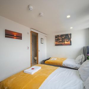 Triple Room Private Bathroom